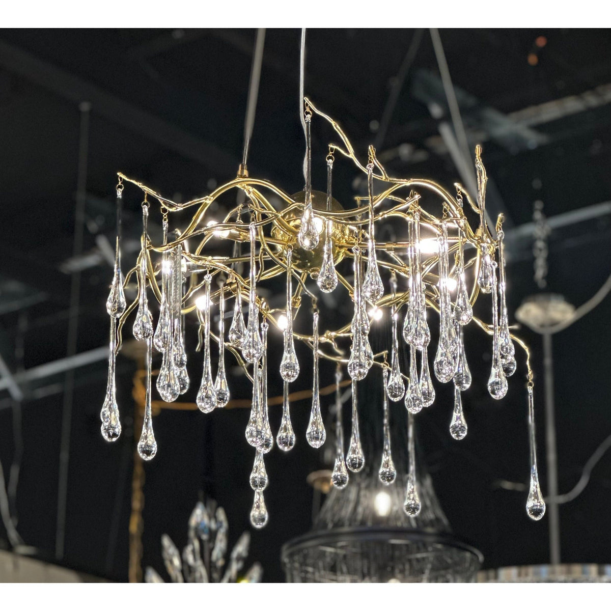 Dawn Teardrop Branch Brass Round Chandelier - 26" diameterClear Glasseverlamps