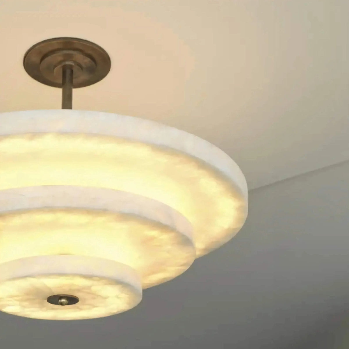 Ice Queen Alabaster Chandelier - ∅ 33.5″ x H 17.7″Bronze & WhiteWarm Lighteverlamps