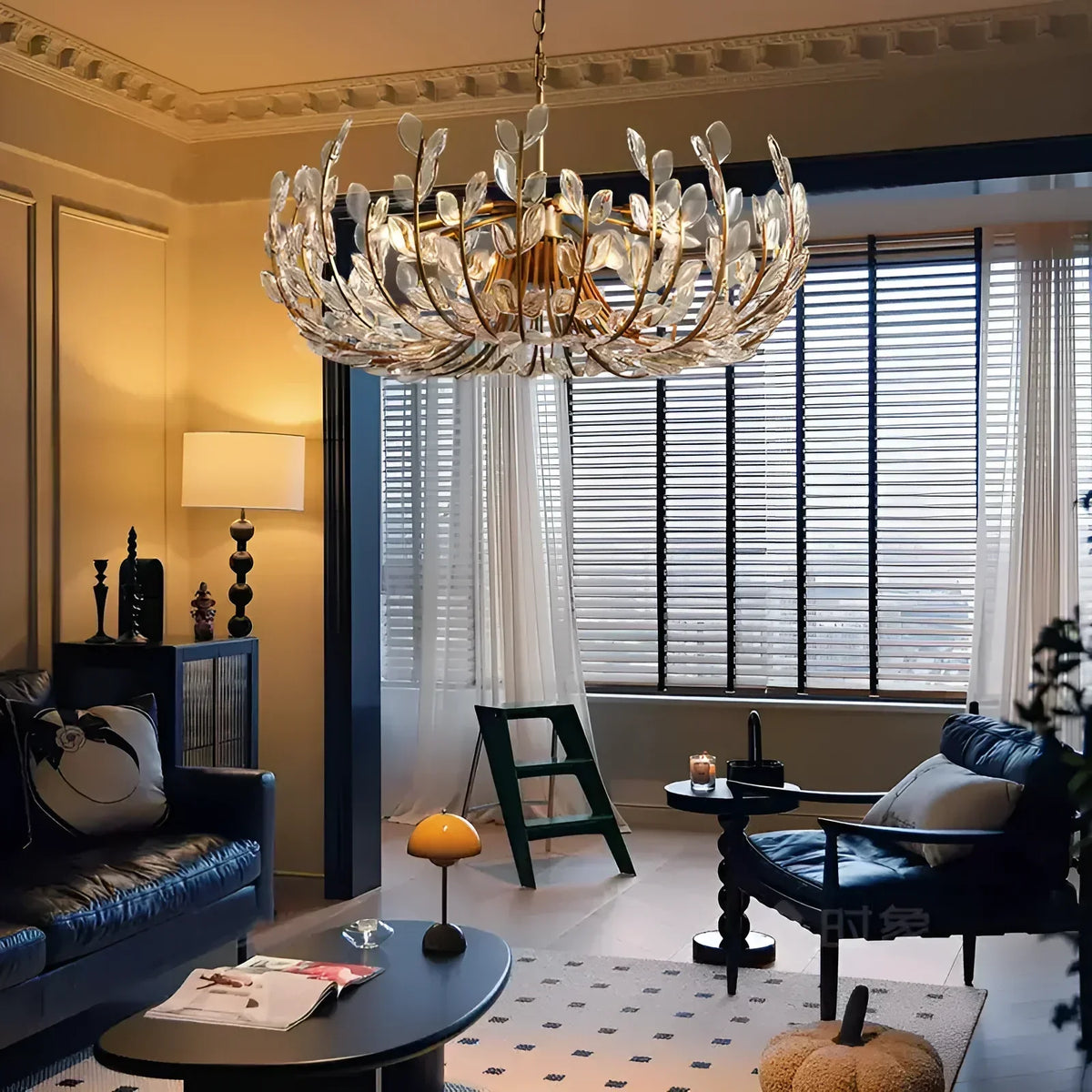 Adela 8 Light Chandelier 32“ -Everlamps