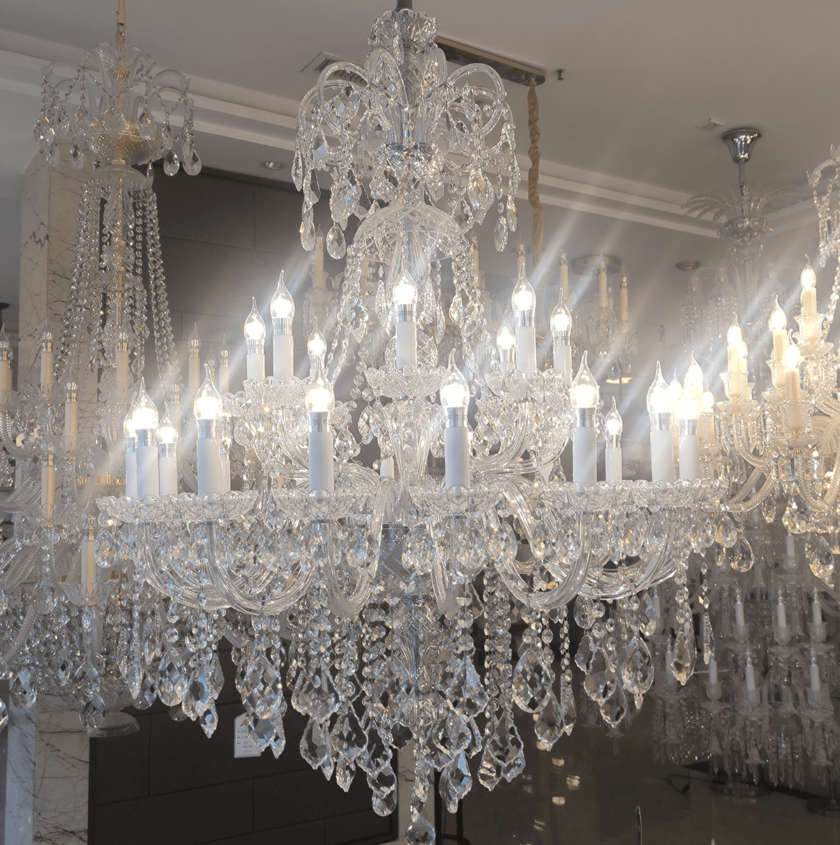 Luxury Classic Clear Crystal Chandelier for Foyer/Staircase/Entryway/Hallway - 24 Lights/D39.4"*H50.4"Warm Lighteverlamps