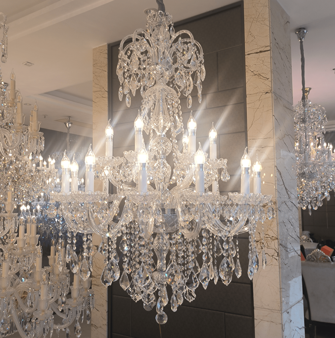 Luxury Classic Clear Crystal Chandelier for Foyer/Staircase/Entryway/Hallway - 18 Lights/D35.4"*H49.2"Warm Lighteverlamps