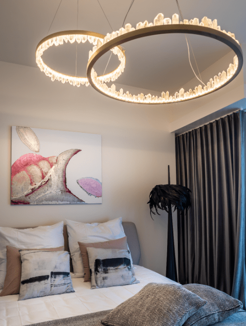 Modern Style Rings Brass & Natural Quartz Crystal Chandelier in Brass/Black Finish - 1 Tier / D23.6" * H4"BrassWarm Lighteverlamps